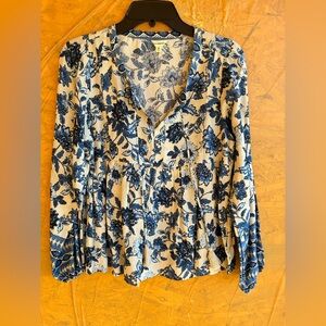 NWOT Lucky Brand Blue Floral Bohemian Style Blouse
Size Medium